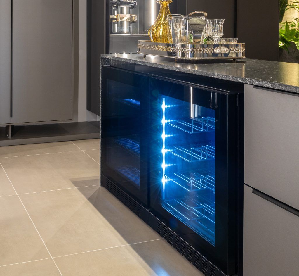 Adega Elettromec Vetro 40 Garrafas Built-in 220V - CV1BI40VT2VPA