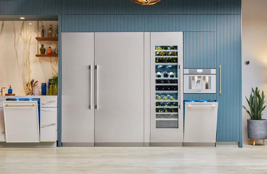 Coluna de refrigerador embutida Freedom® 36'' pronta para painel  + puxador e kit condensacao - Thermador